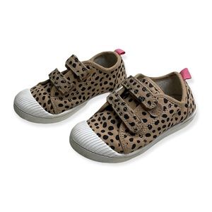 Size 9 cat&jack shoes